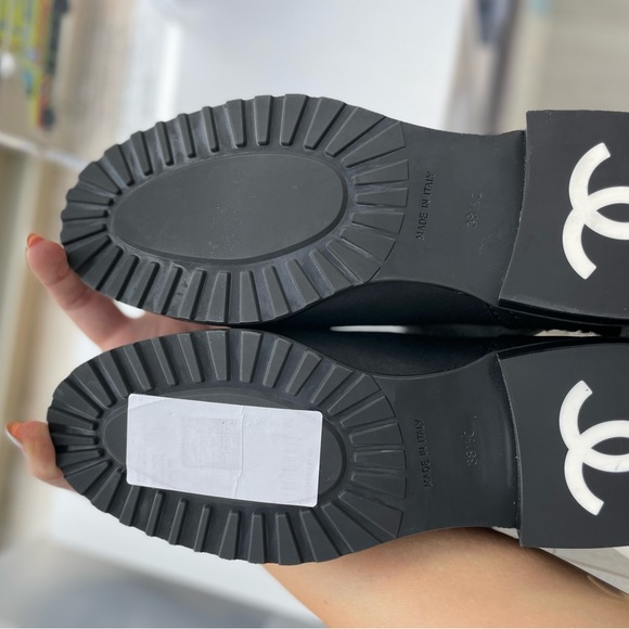 Brand new Chanel black boots. Leather on the outside and fur lined inside. - Picture 6 of 6